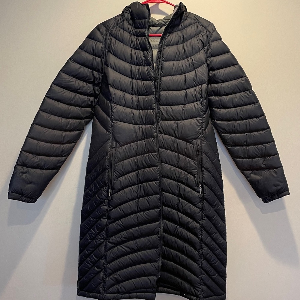 L.L Bean women’s large black winter jacket/coat. Great condition. See photos